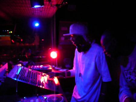 DJ MASTER MIKE AU PLATINE